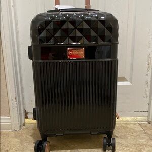 BEBE Elle Black Rolling Suitcase with Diamond Pattern